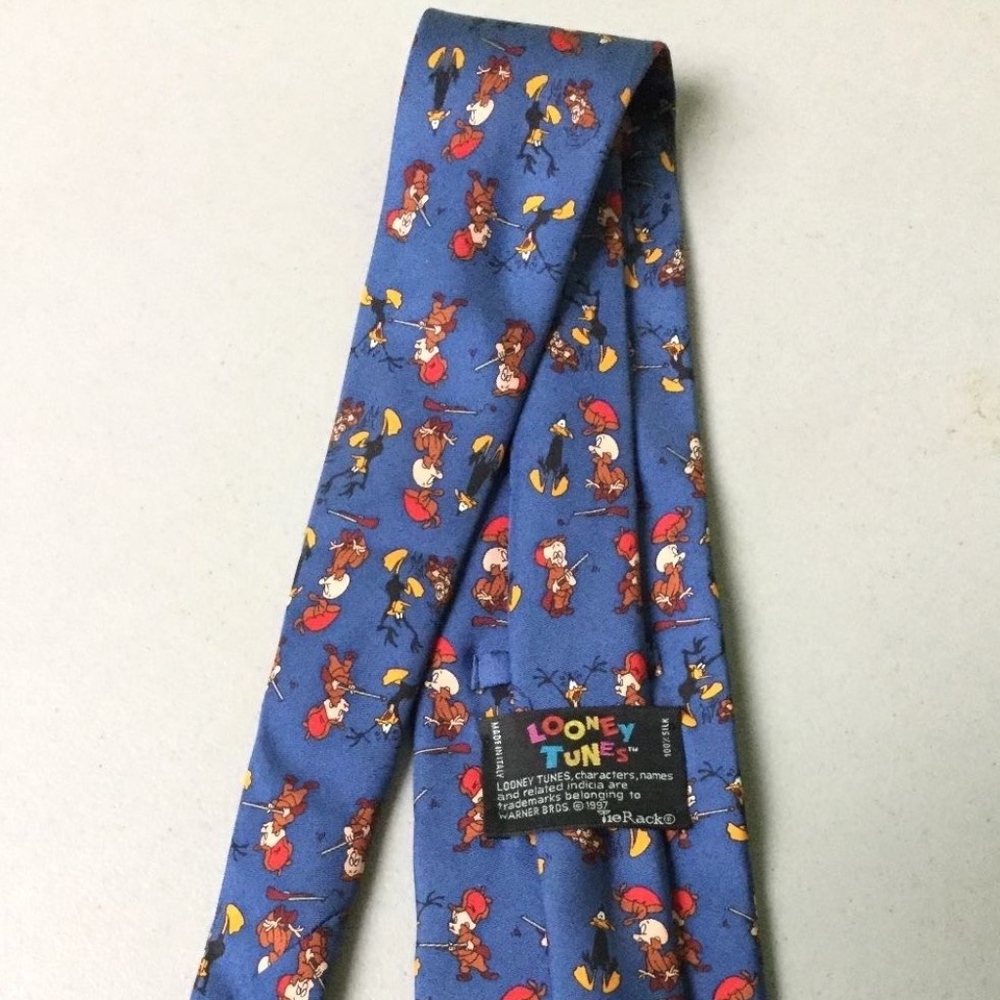 SOLD! Looney Tunes Men's Silk Necktie - Picture 1 of 2
